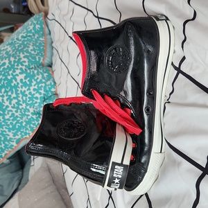 CONVERSE- Mens size 11- black shiny
